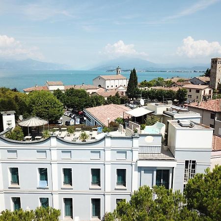 Hotel Enrichetta Desenzano del Garda Exterior foto