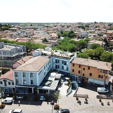 Hotel Enrichetta Desenzano del Garda Exterior foto