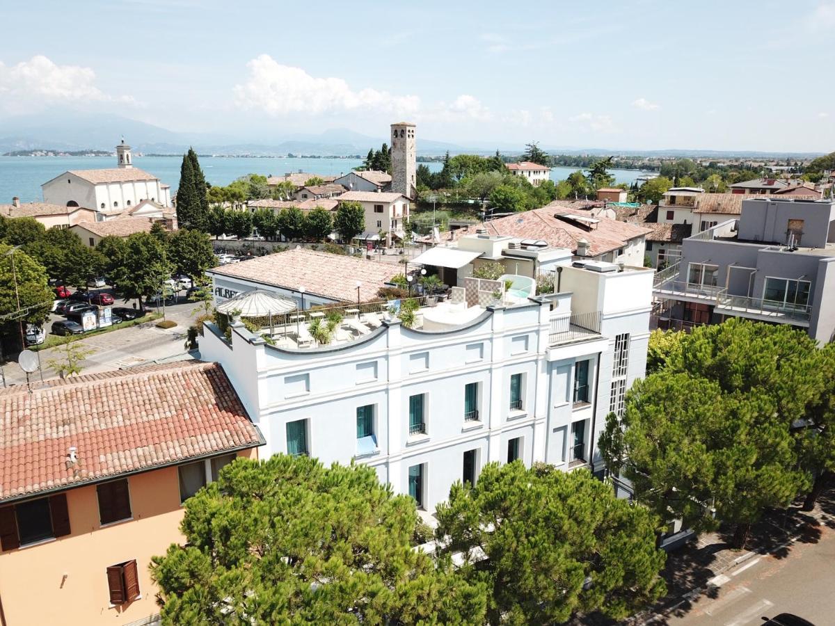 Hotel Enrichetta Desenzano del Garda Exterior foto